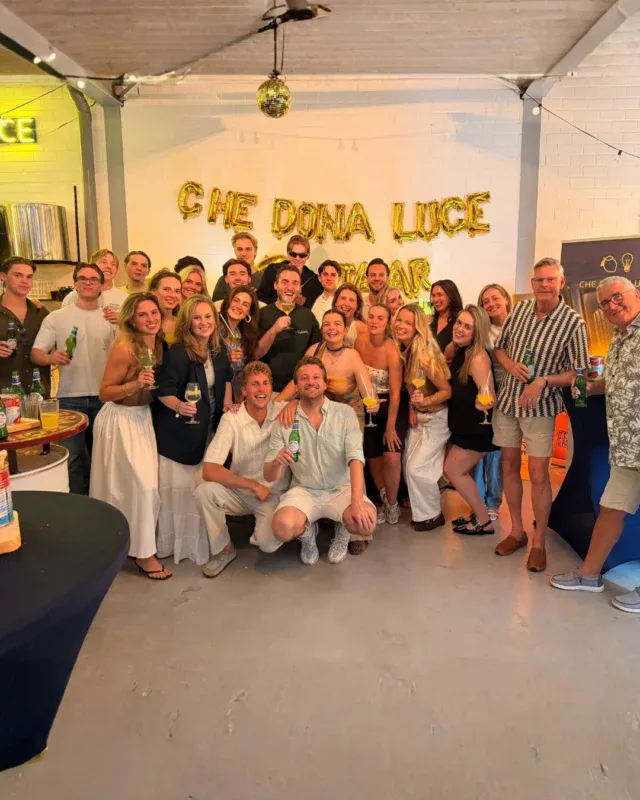 Het team van Che Dona Luce bij het 6-jarig bestaan