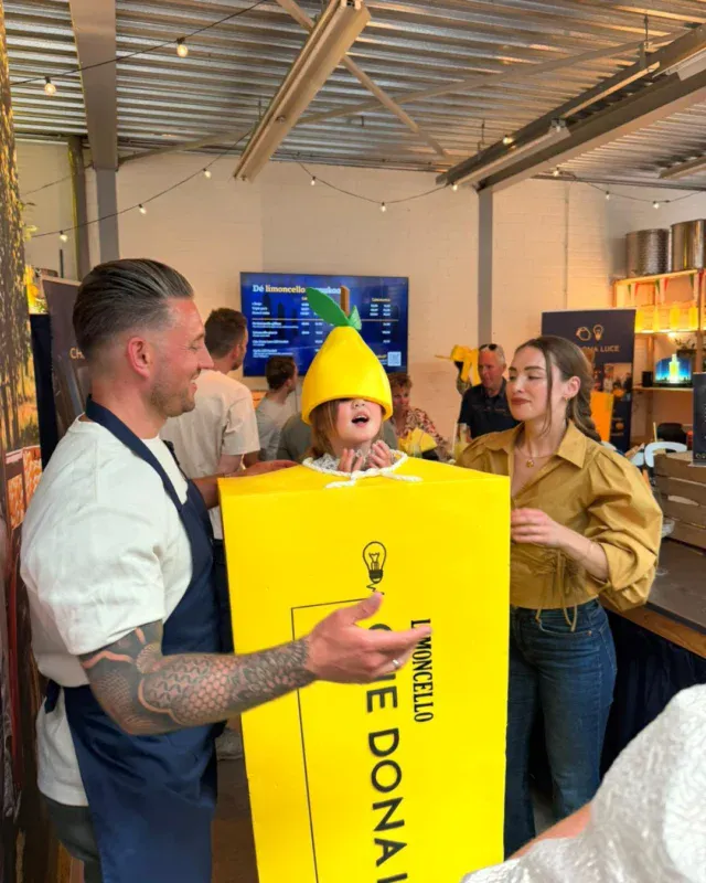 Op de foto in het limoncellopak na de workshop