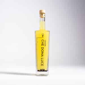 Fles limoncello van CheDonaLuce