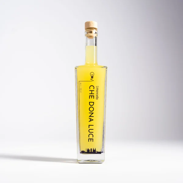 Fles limoncello van CheDonaLuce